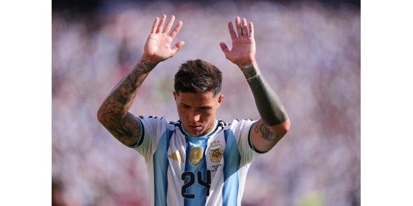Fans van Manchester City zijn pessimistisch over de afronding van de megatransfer van Enzo Fernández Fans van Manchester City zijn pessimistisch over de afronding van de megatransfer van Enzo Fernández